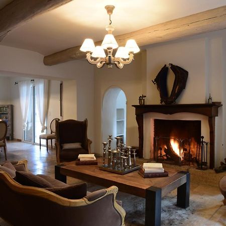 Chateau Des Bertrands Le Cannet-des-Maures Dış mekan fotoğraf